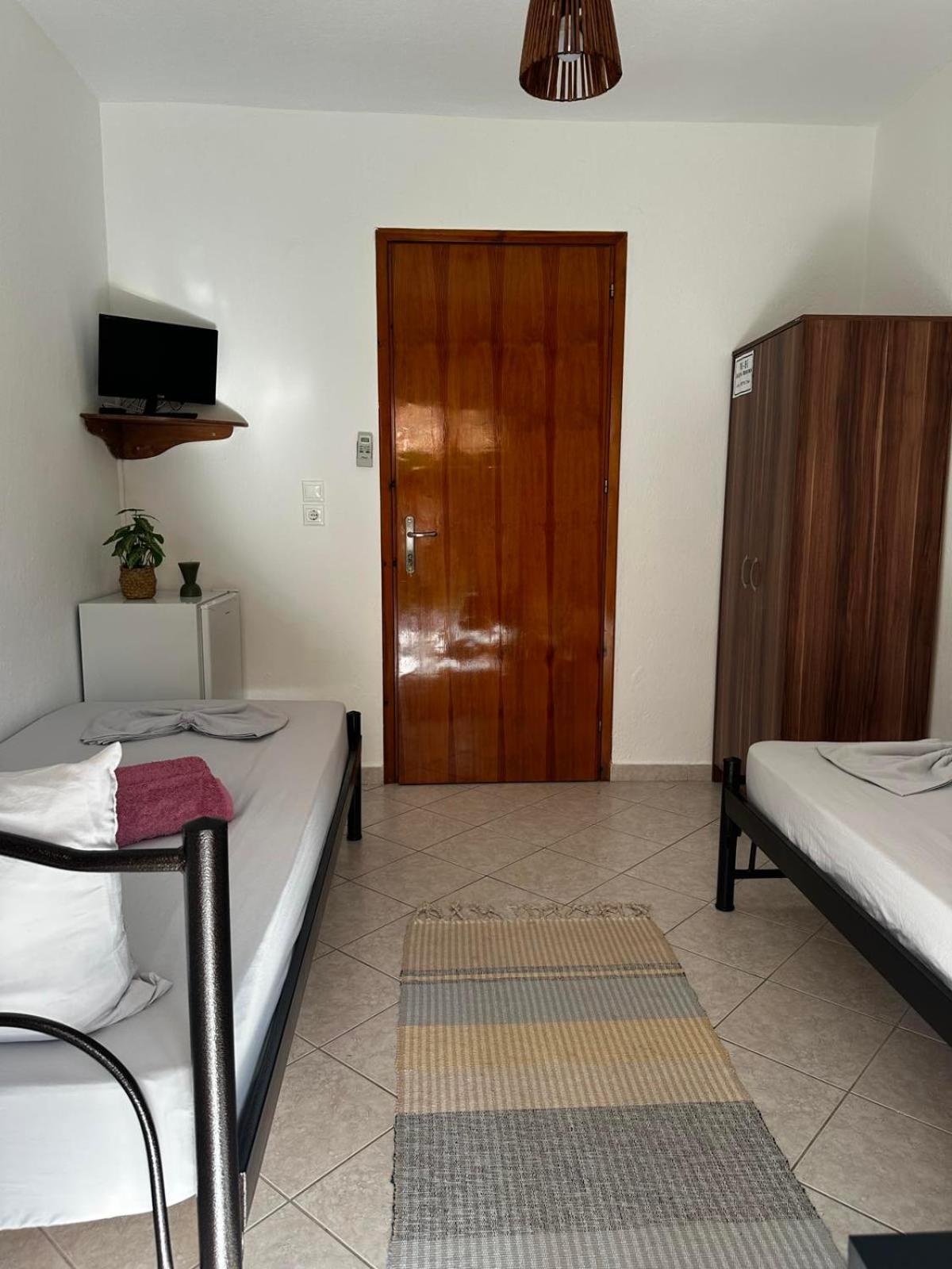 Elena Rooms-Apartments 艾斯普罗瓦塔 外观 照片